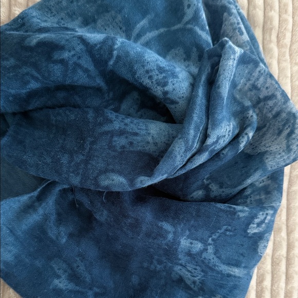 Chaps Blue Patterned Scarf - Picture 1 of 3